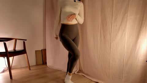 Snapshot of hee_jeen chatting on 01/22/25, 01:53 Jeen online show from 01/22/25, 01:53