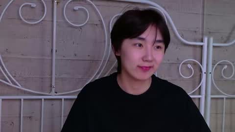 HEEJIN online show from 03/28/26, 04:23