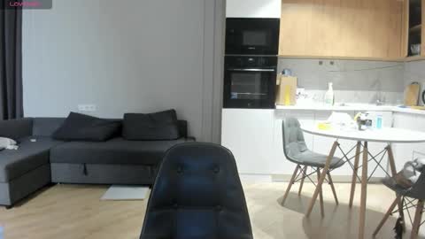 heexhia online show from 12/18/25, 03:34