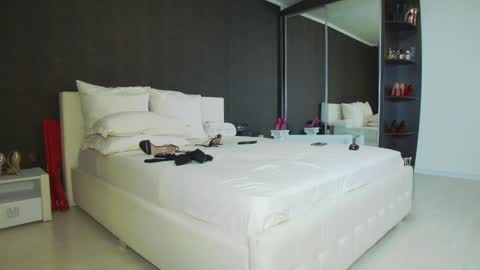 Helen online show from 02/07/25, 05:20