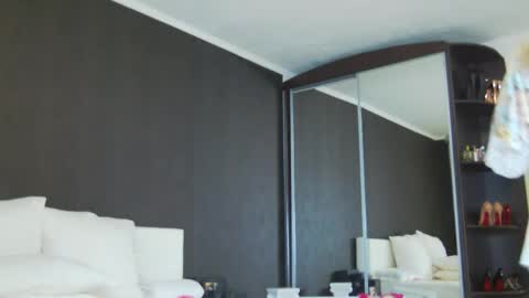 Helen online show from 02/24/25, 04:27