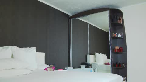 Helen online show from 03/02/25, 02:08