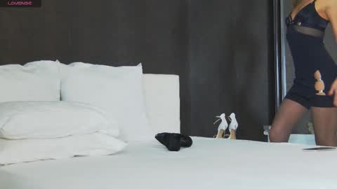 Helen online show from 10/22/25, 01:28