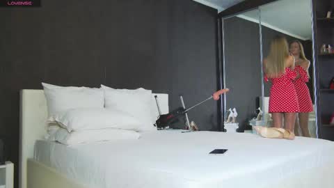 Helen online show from 03/09/26, 02:59