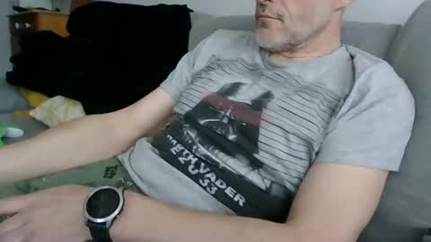 Snapshot of hefo99 chatting on 03/04/25, 03:59 hefo99 online show from 03/04/25, 03:59