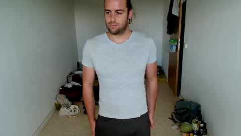 Snapshot of hei_69 chatting on 09/12/25, 01:11 hei_69 online show from 09/12/25, 01:11