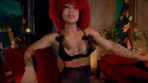 Snapshot of heidicox chatting on 01/12/25, 08:14 Heidi online show from 01/12/25, 08:14