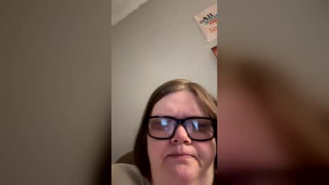 heidimackey2 online show from 04/19/26, 02:38