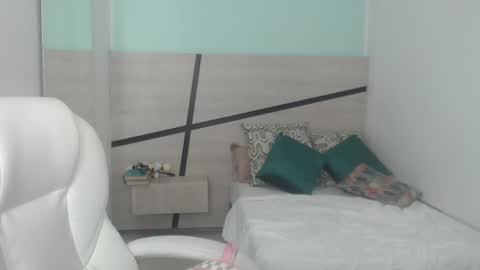 Heidy  online show from 12/24/24, 10:17