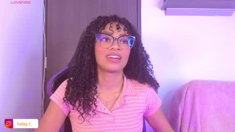 Snapshot of heily_fox chatting on 02/25/25, 06:36 HEILY online show from 02/25/25, 06:36