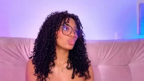 Snapshot of heily_fox chatting on 03/01/25, 09:40 HEILY online show from 03/01/25, 09:40