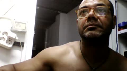 Snapshot of heistt chatting on 07/11/26, 01:41 Heist Stein online show from 07/11/26, 01:41