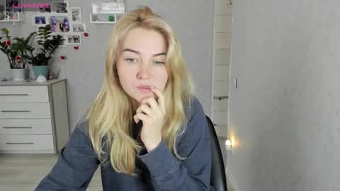 Helen sven online show from 12/18/25, 09:48