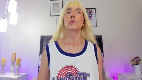 Helen  online show from 01/17/26, 01:05