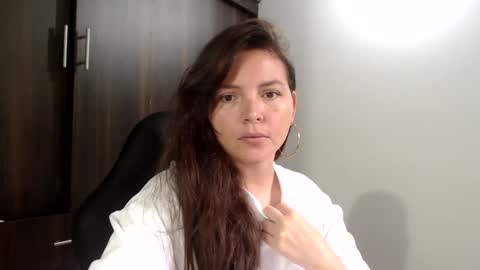 Snapshot of helena018 chatting on 10/12/25, 03:00 helena online show from 10/12/25, 03:00