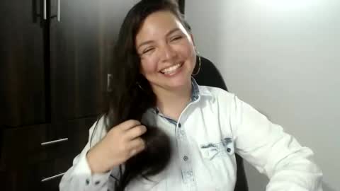 Snapshot of helena018 chatting on 10/16/25, 11:06 helena online show from 10/16/25, 11:06