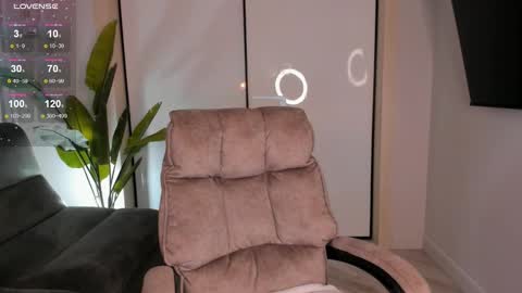 Snapshot of helena_lorente chatting on 02/26/25, 04:14 Helen online show from 02/26/25, 04:14