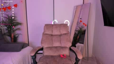 Helen online show from 04/13/26, 03:28