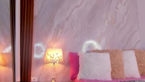 Helena Santos  online show from 02/11/26, 11:15