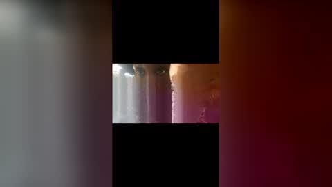 Snapshot of helena_sky chatting on 12/18/25, 07:36 helena_sky online show from 12/18/25, 07:36