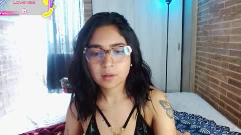 Snapshot of helenacyruss666 chatting on 10/16/25, 06:42 Only 18 cyrus online show from 10/16/25, 06:42