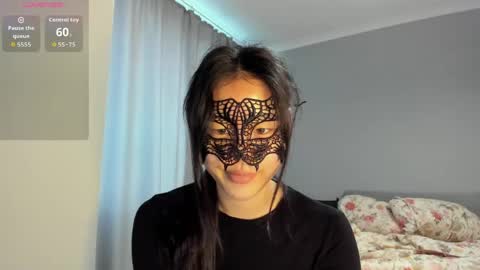 Hi I am Helen online show from 05/27/26, 01:57