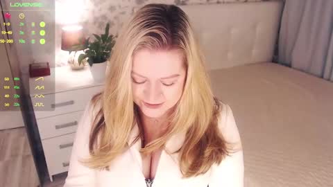 Helena Bonham online show from 01/15/25, 05:19