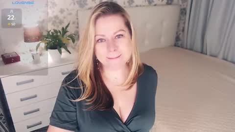 Helena Bonham online show from 02/01/25, 06:43