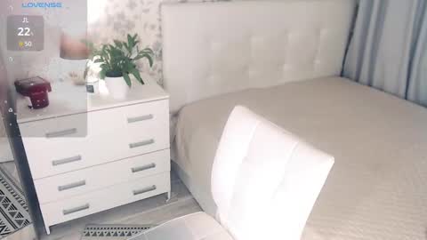 Helena Bonham online show from 02/10/25, 05:14