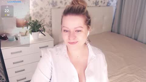 Helena Bonham online show from 02/25/25, 06:14