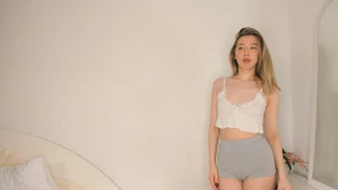 Sarah  here Help to make 100 thumbs up  online show from 01/30/25, 03:44