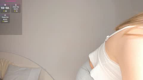 Sarah  here Help to make 100 thumbs up  online show from 02/01/25, 04:03