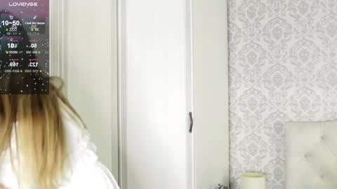 Sarah  here Help to make 100 thumbs up  online show from 02/24/25, 04:58