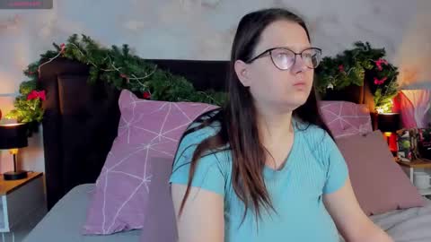 helendanvers online show from 01/13/26, 02:39