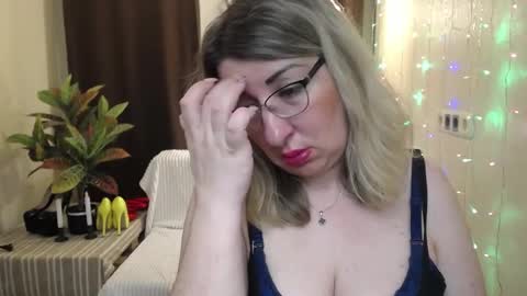 helenenigma online show from 02/05/25, 07:53