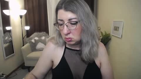 helenenigma online show from 11/16/25, 07:19