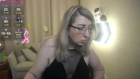 helenenigma online show from 04/04/26, 06:49