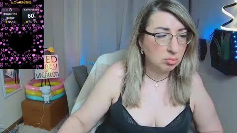 helenenigma online show from 05/28/26, 06:38