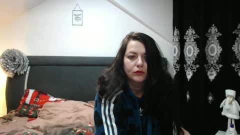 Snapshot of helenhh chatting on 12/28/24, 12:56 helenhh online show from 12/28/24, 12:56