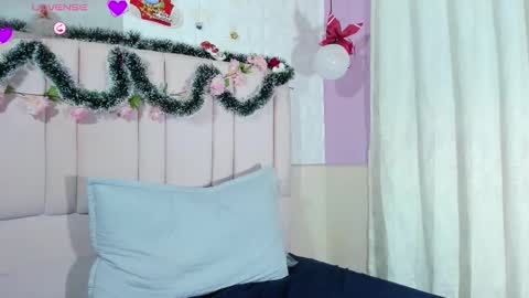 helenn online show from 12/14/25, 04:51