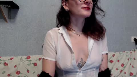 Snapshot of helenred chatting on 01/08/25, 12:58 HelenRed online show from 01/08/25, 12:58