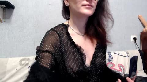 Snapshot of helenred chatting on 01/20/25, 09:46 HelenRed online show from 01/20/25, 09:46