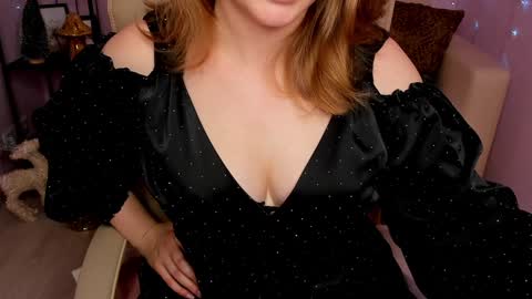 Snapshot of helens_lov chatting on 12/26/24, 08:18 Helen online show from 12/26/24, 08:18