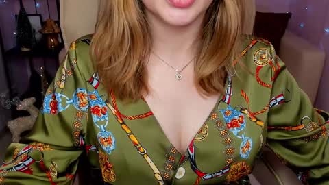 Snapshot of helens_lov chatting on 12/29/24, 04:59 Helen online show from 12/29/24, 04:59