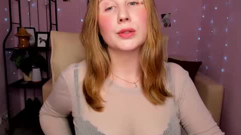 Snapshot of helens_lov chatting on 02/15/25, 08:00 Helen online show from 02/15/25, 08:00