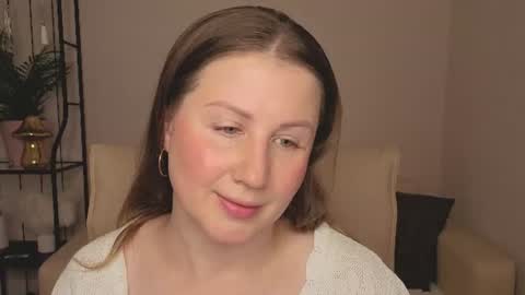 Helen online show from 06/17/26, 02:25