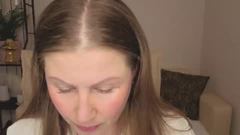 Helen online show from 06/18/26, 03:29