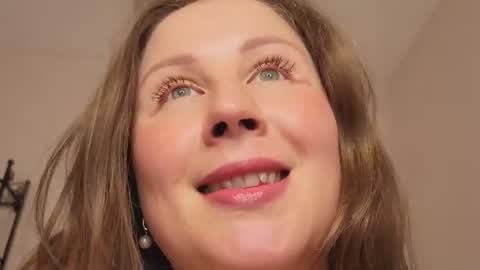 Helen online show from 07/05/26, 04:19