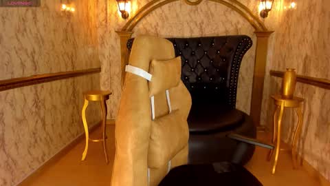 Helen or Hells online show from 11/10/25, 12:37