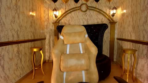 Helen or Hells online show from 11/18/25, 11:25